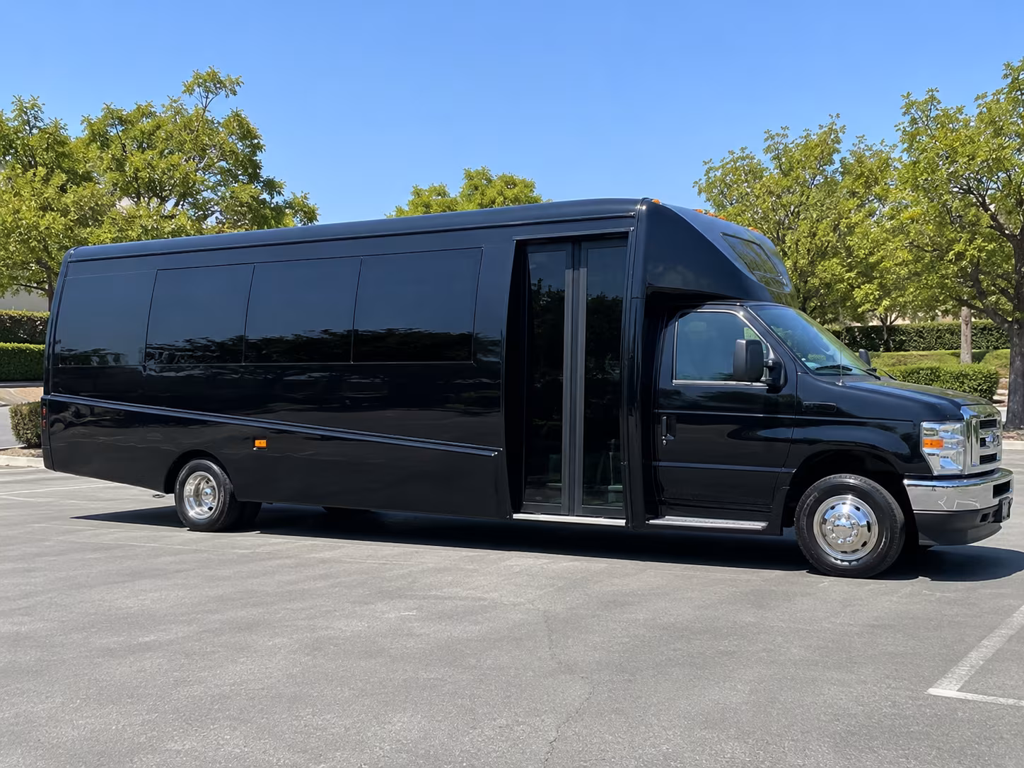 Virginia Beach Airport Shuttle & Transportation party bus exterior