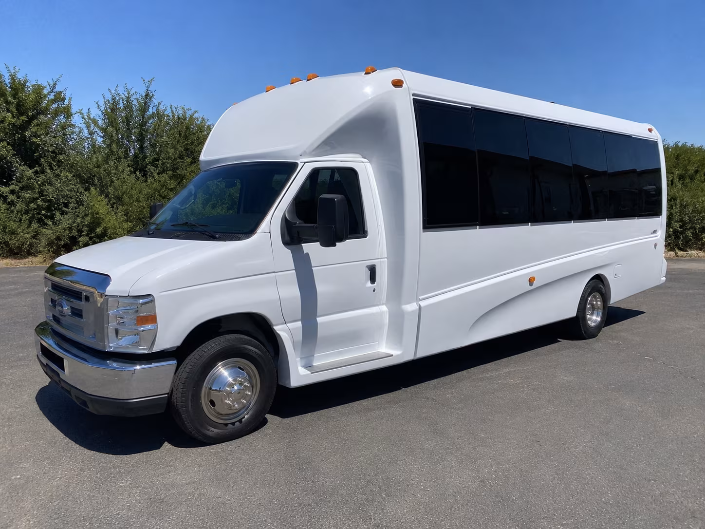 Virginia Beach Winery Tour & Pub Crawl Transportation party bus exterior